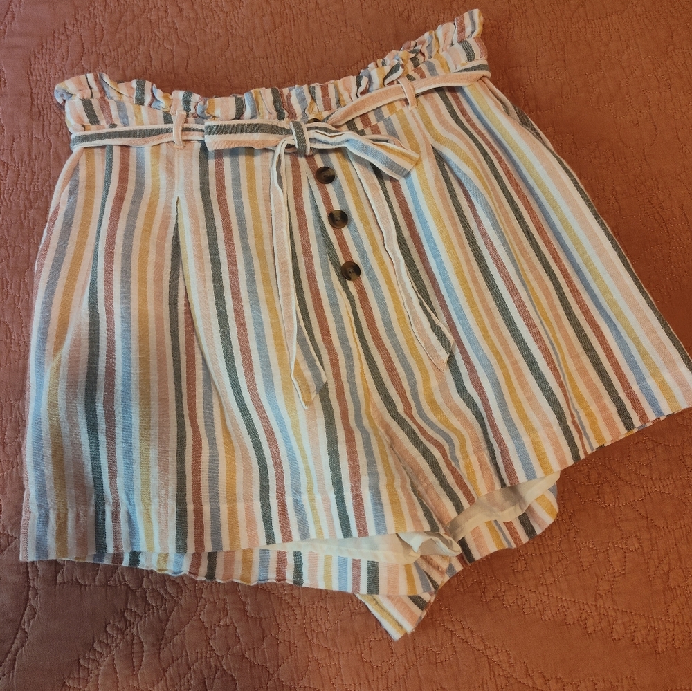 Super cute paper bag shorts